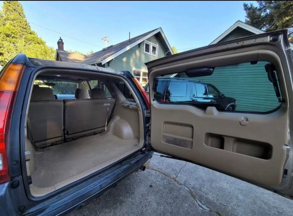 2004 Honda CR-V 2nd Gen - Image 3 of 4