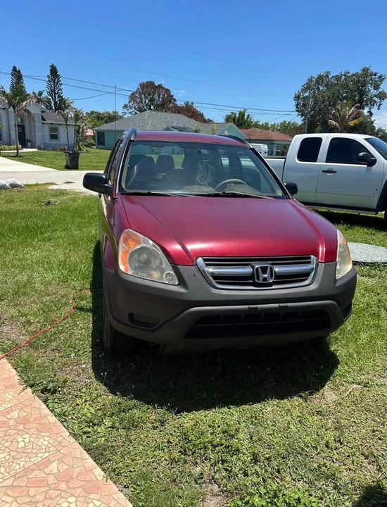 2004 Honda CR-V 2nd Gen - Image 2 of 11