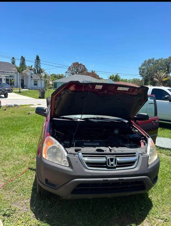 2004 Honda CR-V 2nd Gen - Image 4 of 11
