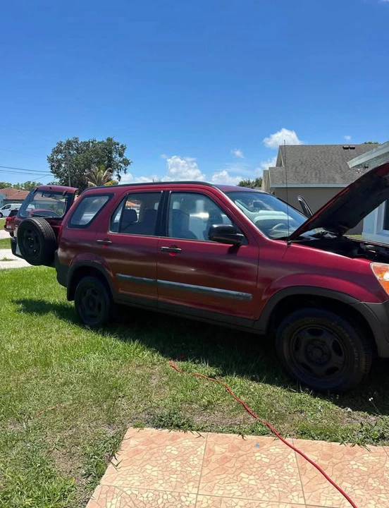 2004 Honda CR-V 2nd Gen - Image 3 of 11