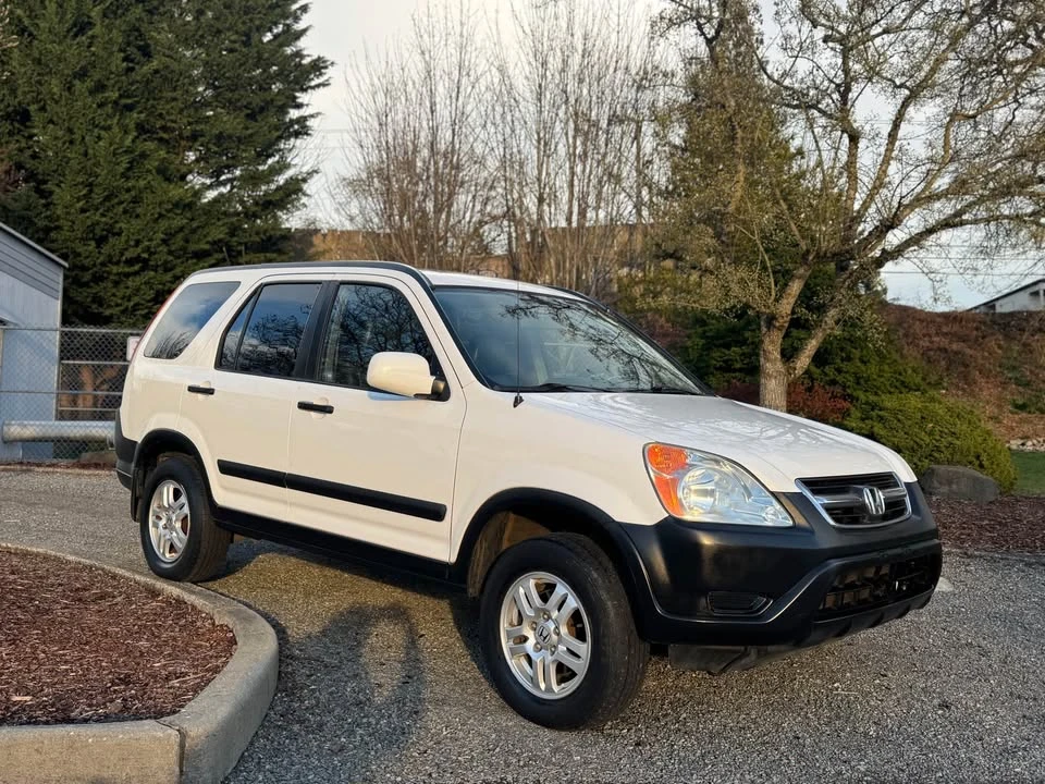 2004 Honda CR-V 2nd Gen - Image 3 of 15