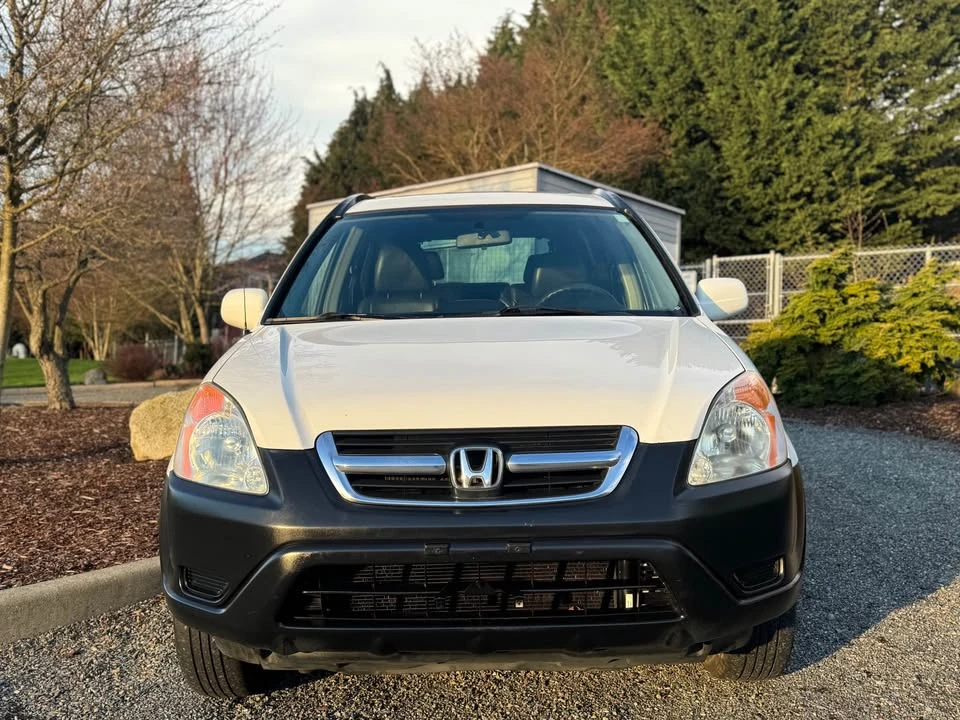 2004 Honda CR-V 2nd Gen - Image 2 of 15