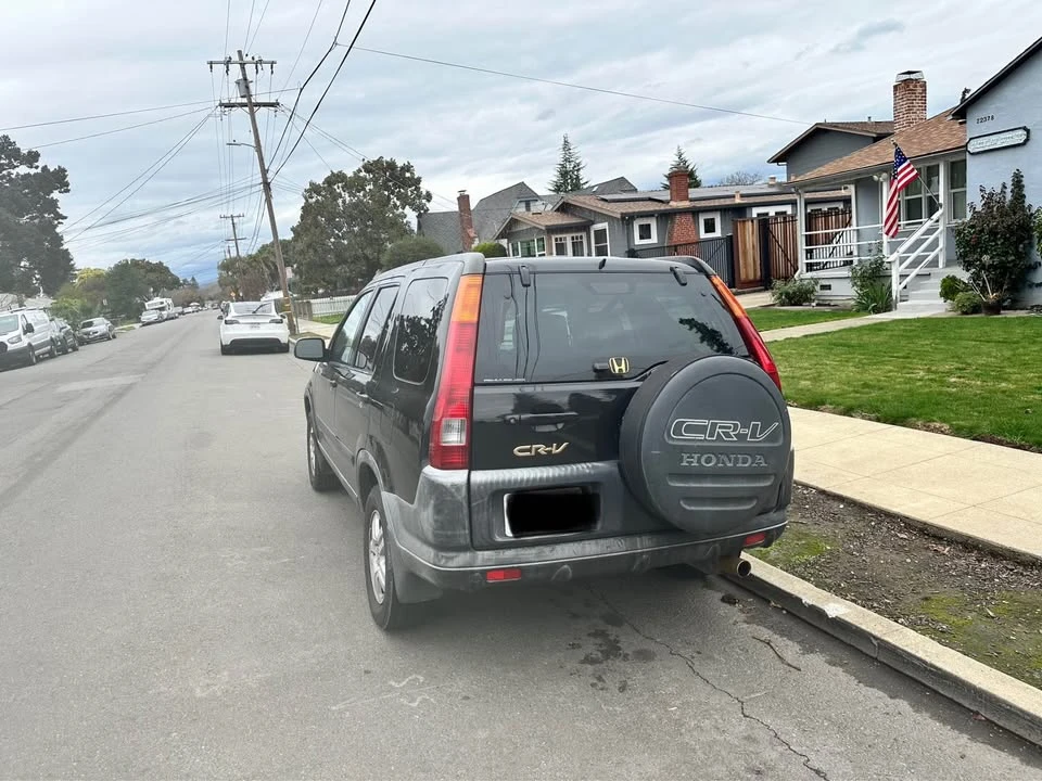 2004 Honda CR-V 2nd Gen - Image 3 of 12