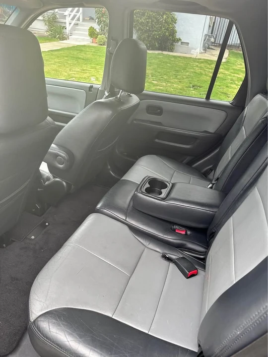 2004 Honda CR-V 2nd Gen - Image 6 of 12