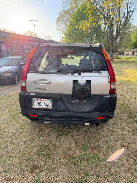 2004 Honda CR-V 2nd Gen - Image 2 of 7