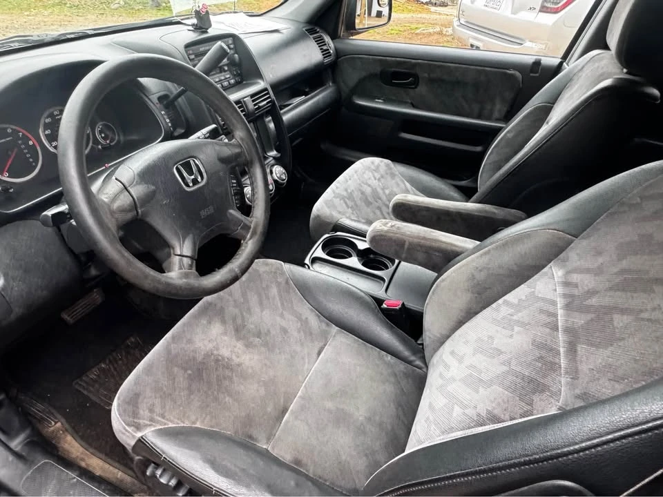 2004 Honda CR-V 2nd Gen - Image 3 of 6