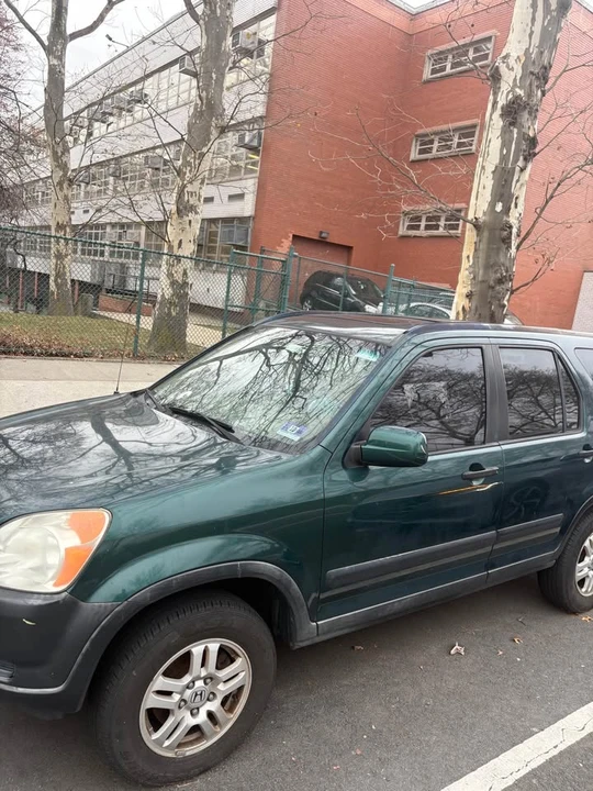 2004 Honda CR-V 2nd Gen - Image 4 of 5