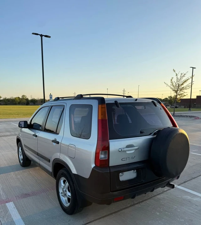 2004 Honda CR-V 2nd Gen - Image 3 of 16