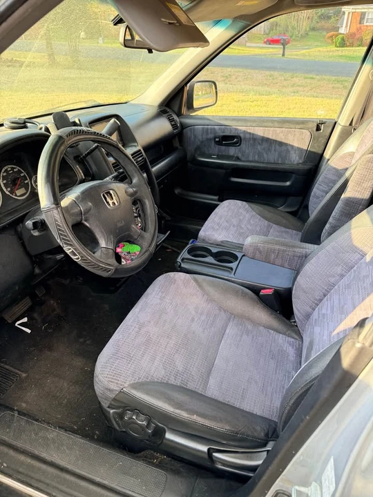 2004 Honda CR-V 2nd Gen - Image 5 of 7