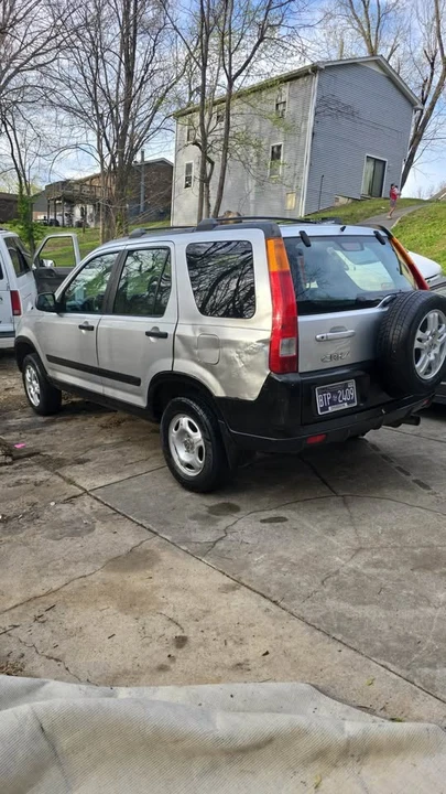 2004 Honda CR-V 2nd Gen - Image 4 of 9