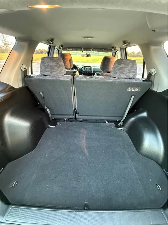2004 Honda CR-V 2nd Gen - Image 10 of 16