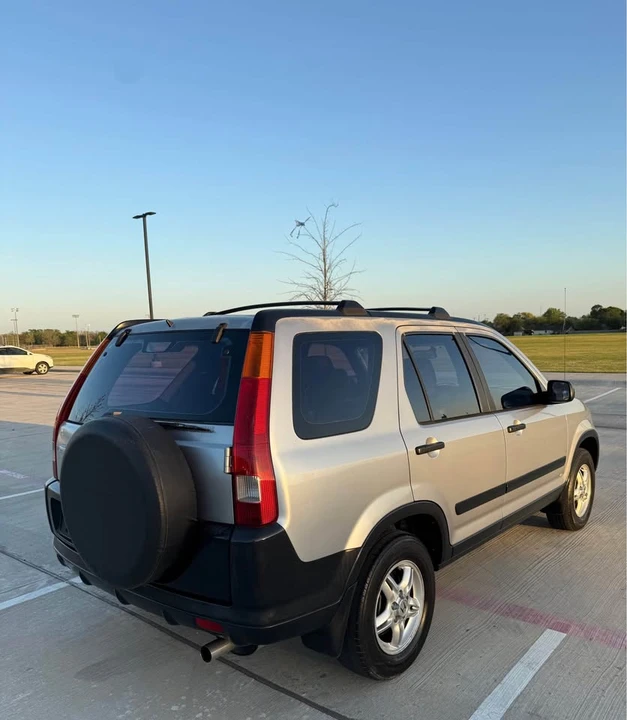 2004 Honda CR-V 2nd Gen - Image 5 of 16