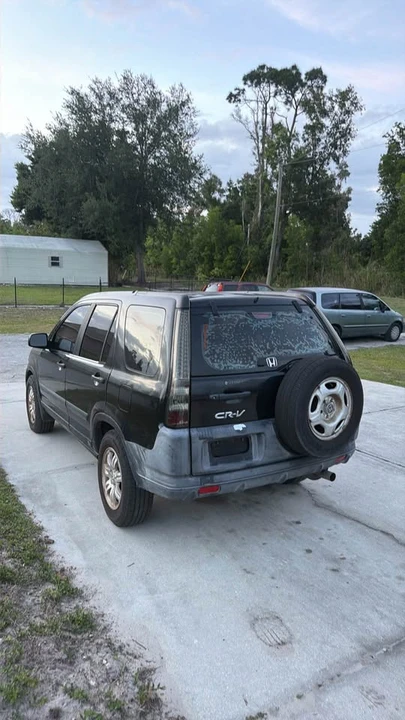 2004 Honda CR-V 2nd Gen - Image 2 of 7