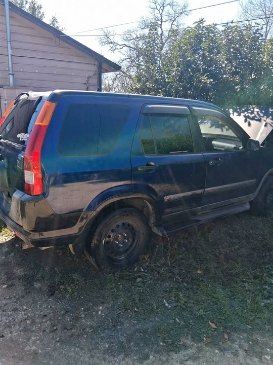 2004 Honda CR-V 2nd Gen - Image 2 of 5
