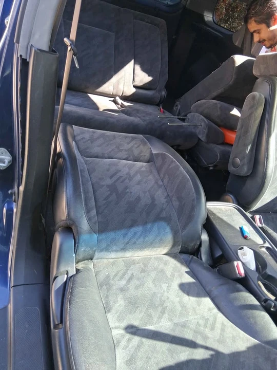 2004 Honda CR-V 2nd Gen - Image 3 of 5