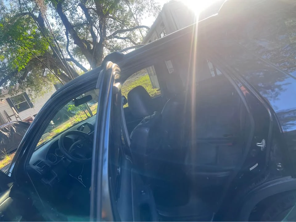 2004 Honda CR-V 2nd Gen - Image 9 of 14