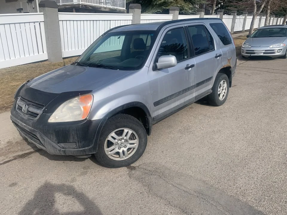 2004 Honda CR-V 2nd Gen - Image 2 of 4