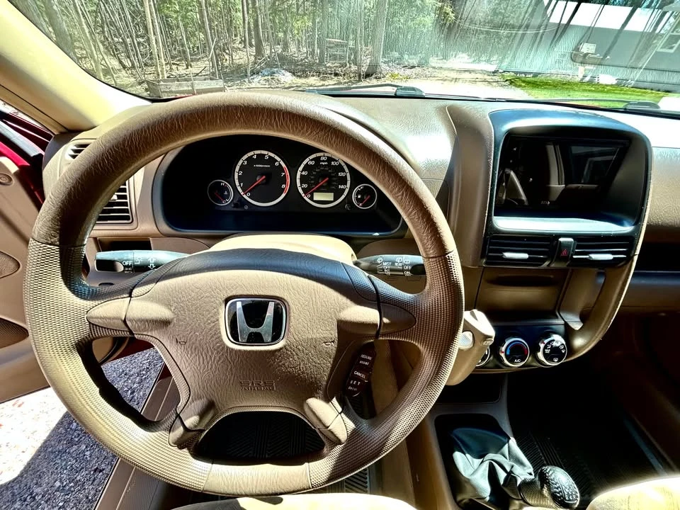 2004 Honda CR-V 2nd Gen - Image 11 of 20