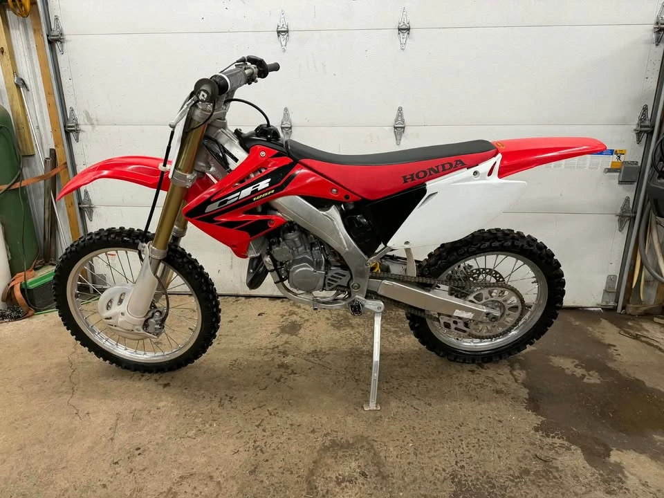 2004 Honda CR - Image 2 of 7