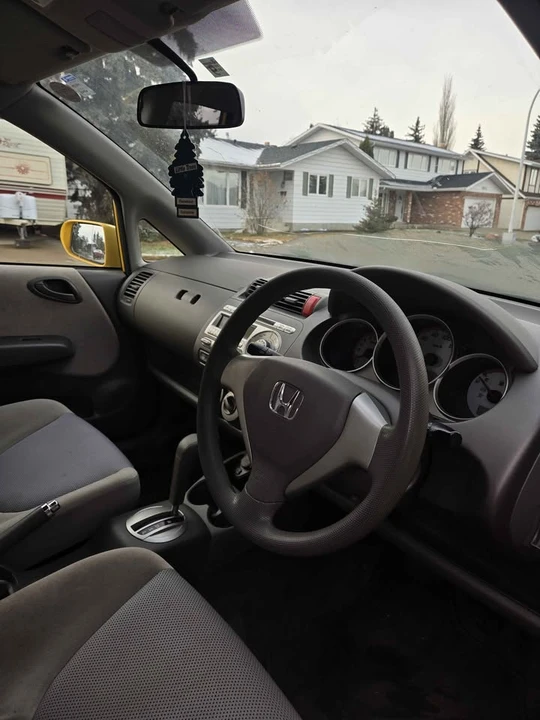 2004 Honda Fit - Image 4 of 11