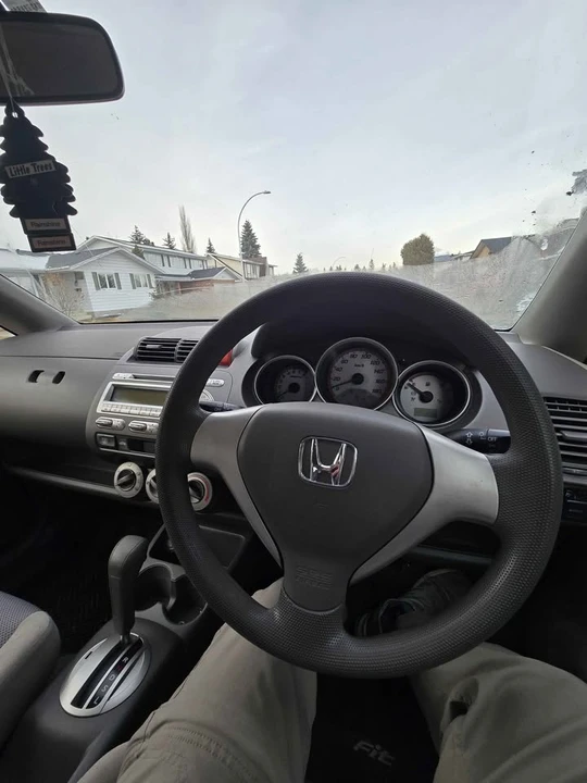 2004 Honda Fit - Image 8 of 15