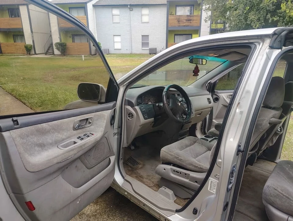 2004 Honda Odyssey - Image 15 of 19