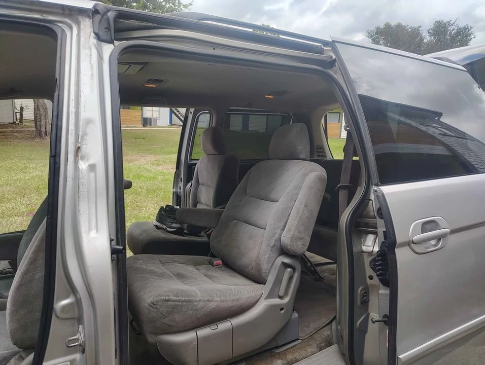 2004 Honda Odyssey - Image 14 of 19