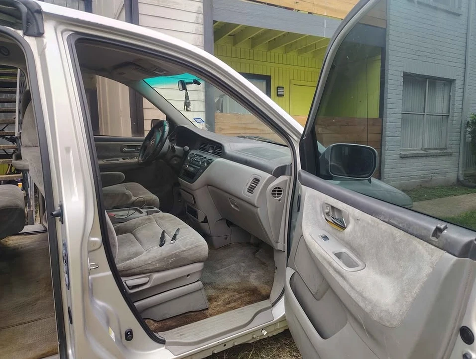 2004 Honda Odyssey - Image 7 of 19