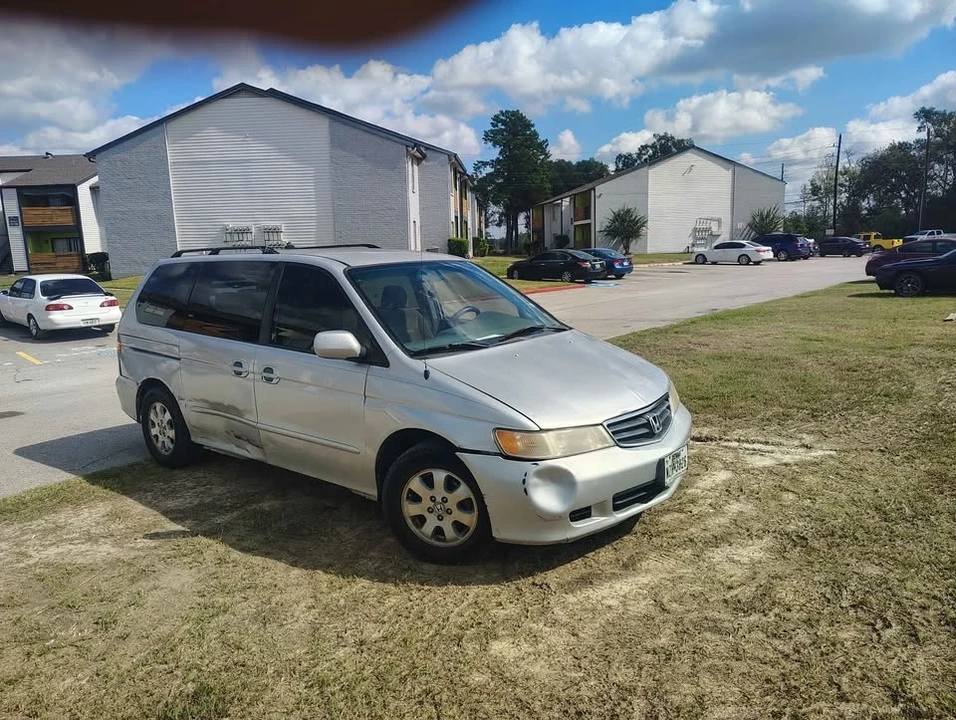 2004 Honda Odyssey - Image 2 of 19