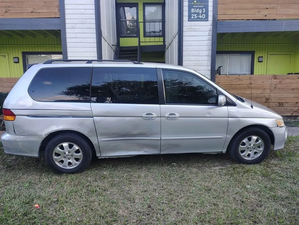 2004 Honda Odyssey - Image 17 of 19