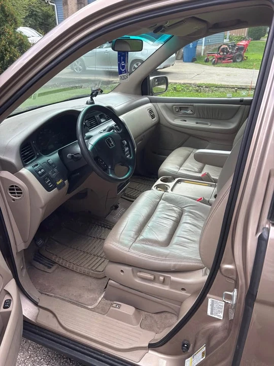 2004 Honda Odyssey - Image 3 of 8