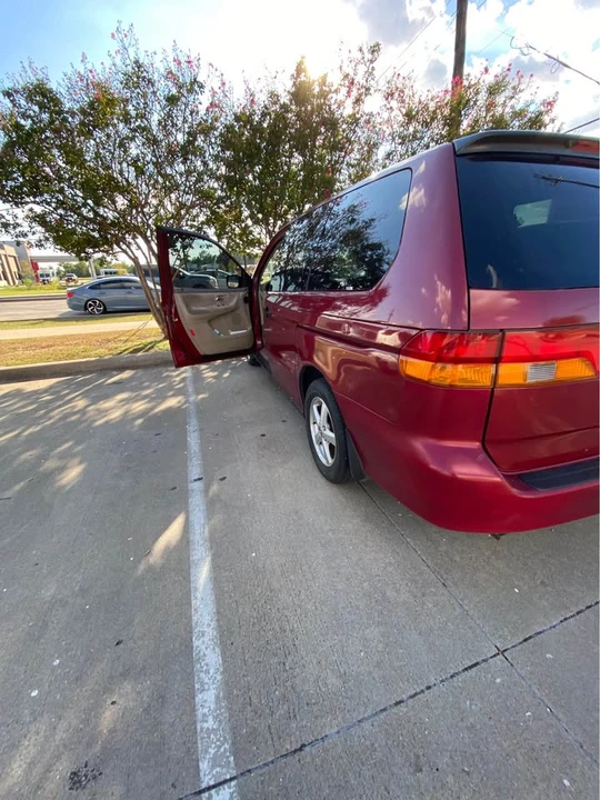 2004 Honda Odyssey - Image 14 of 19