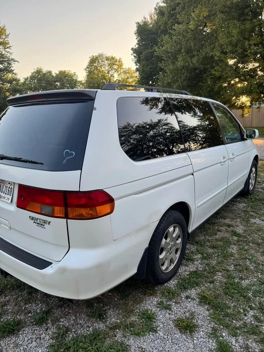 2004 Honda Odyssey - Image 2 of 7