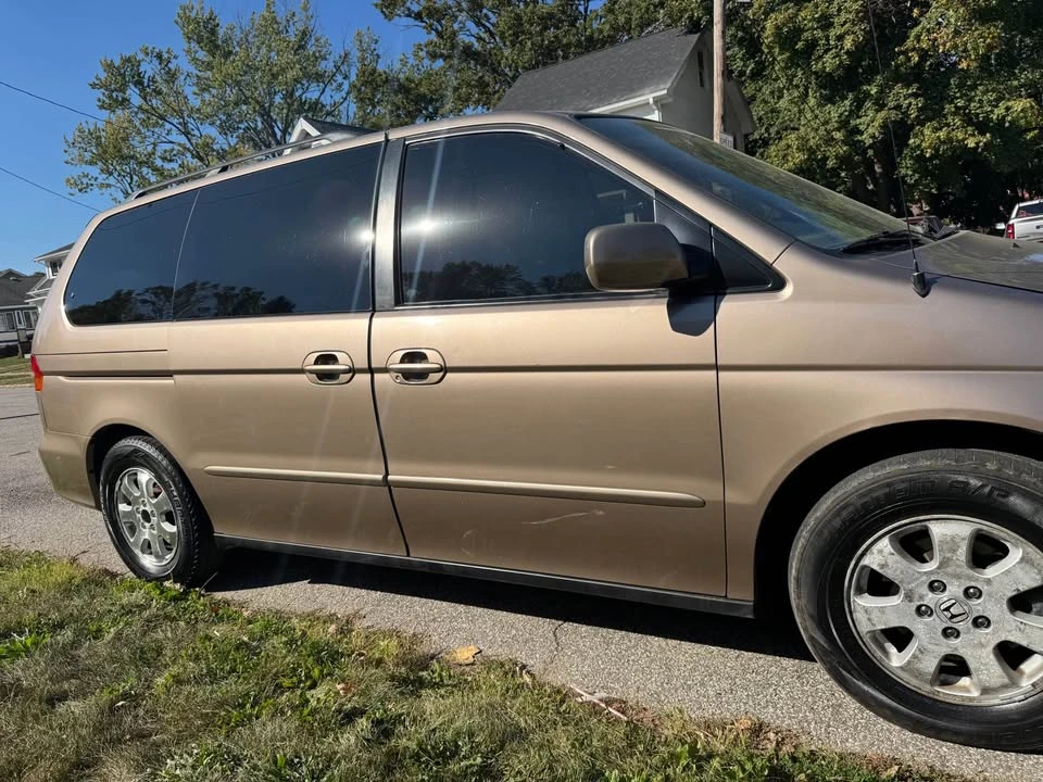 2004 Honda Odyssey - Image 2 of 14