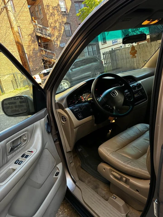 2004 Honda Odyssey - Image 18 of 20