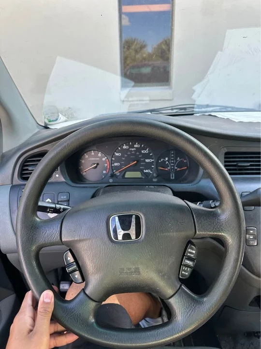 2004 Honda Odyssey - Image 5 of 7