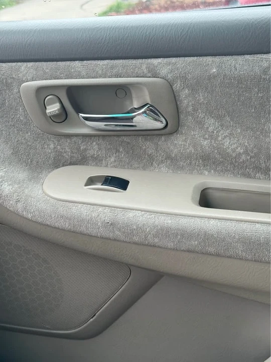 2004 Honda Odyssey - Image 8 of 10