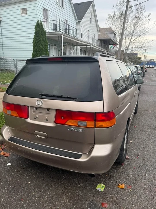 2004 Honda Odyssey - Image 5 of 10