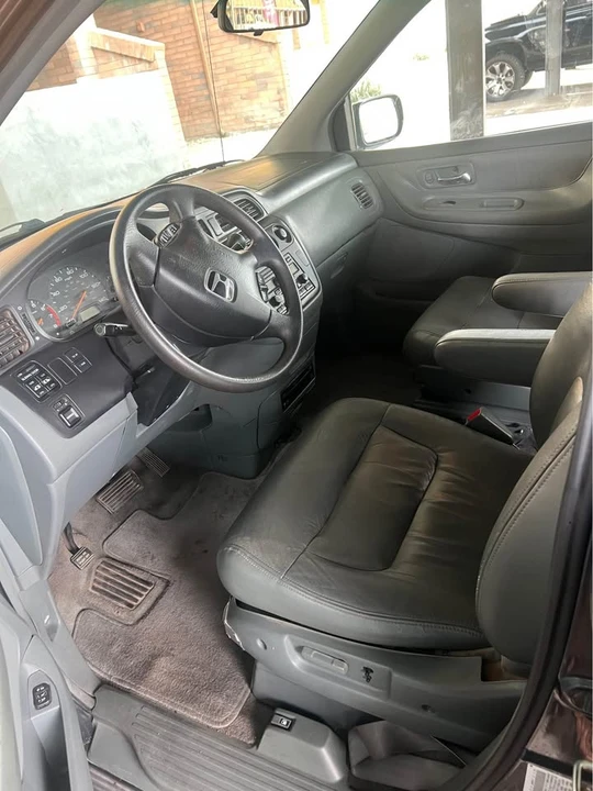 2004 Honda Odyssey - Image 5 of 5