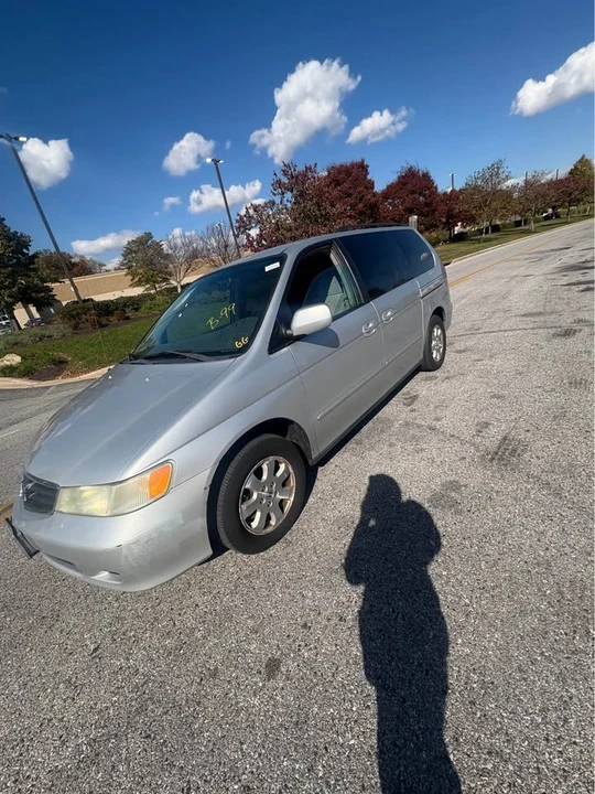 2004 Honda Odyssey - Image 2 of 10