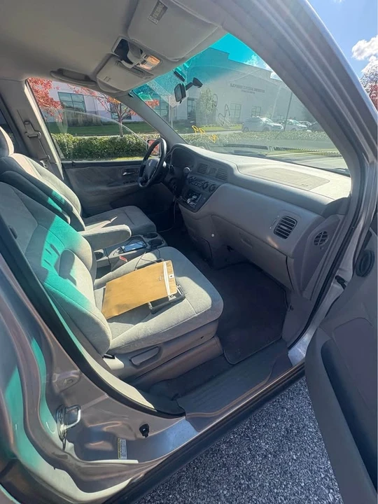 2004 Honda Odyssey - Image 10 of 10