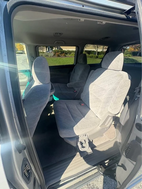2004 Honda Odyssey - Image 4 of 10