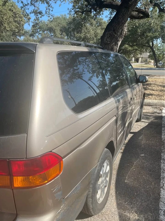 2004 Honda Odyssey - Image 3 of 4