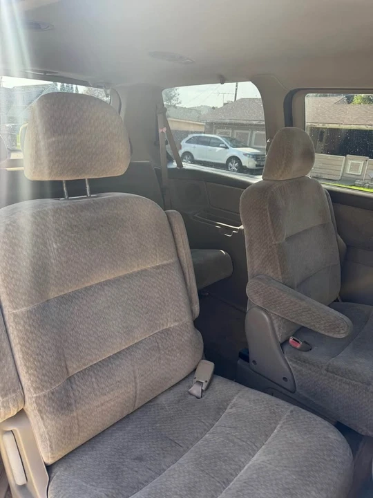 2004 Honda Odyssey - Image 9 of 10