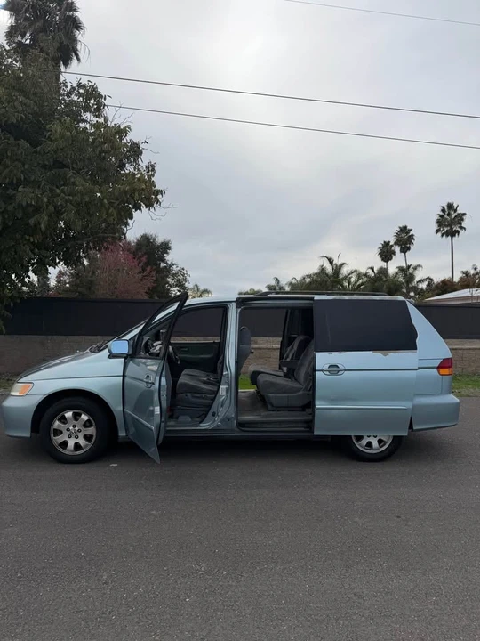 2004 Honda Odyssey - Image 2 of 9