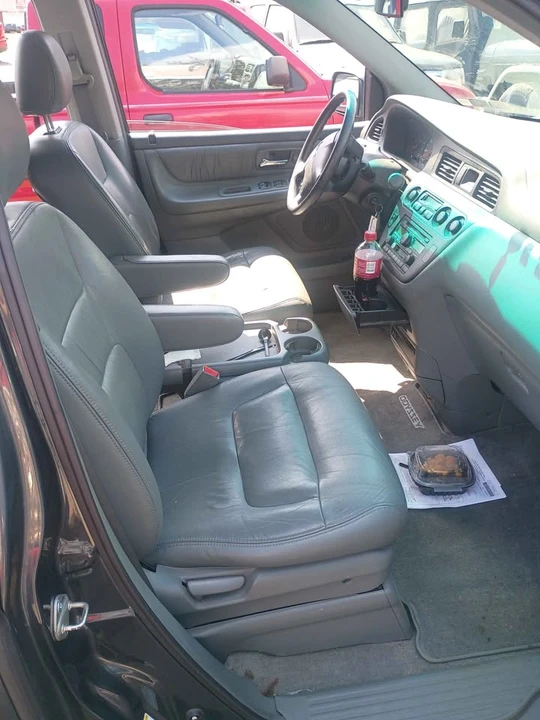 2004 Honda Odyssey - Image 8 of 8