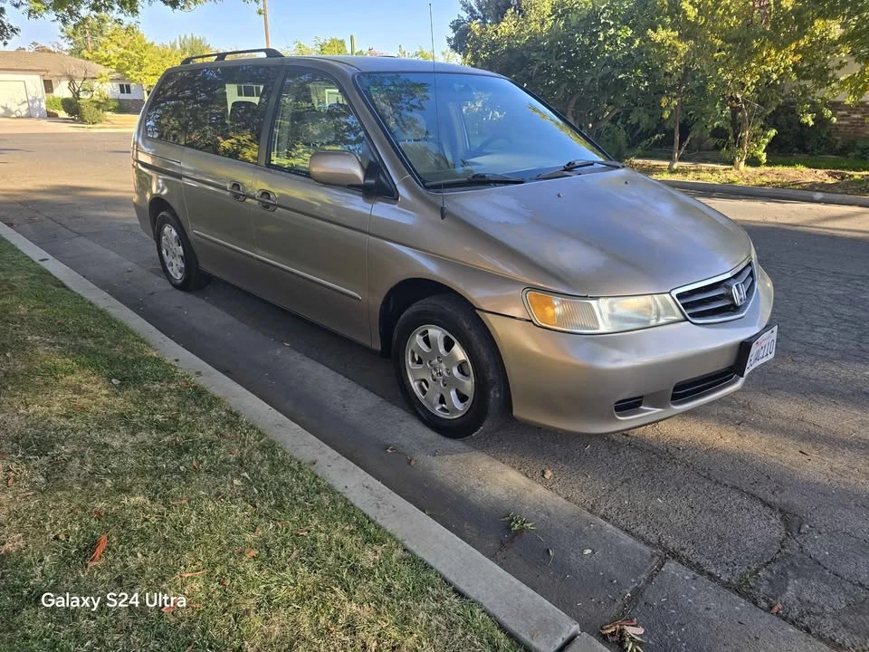2004 Honda Odyssey - Image 3 of 7