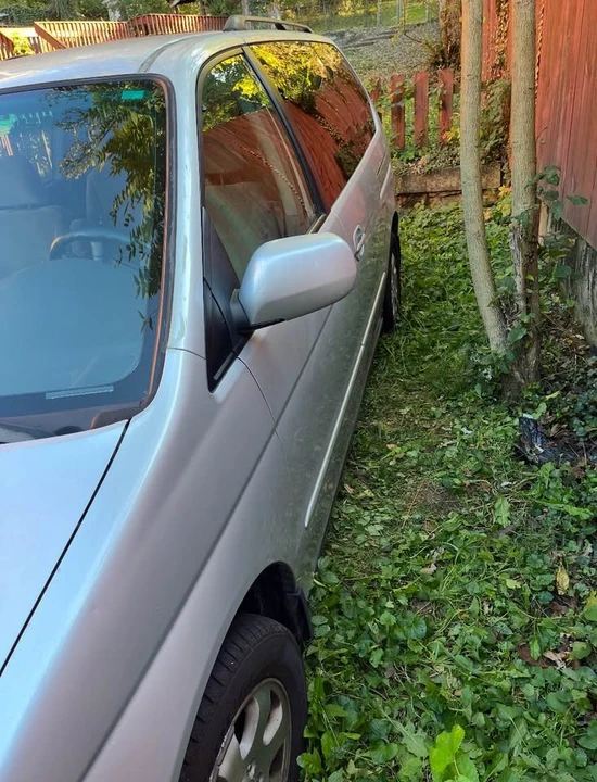 2004 Honda Odyssey - Image 2 of 10