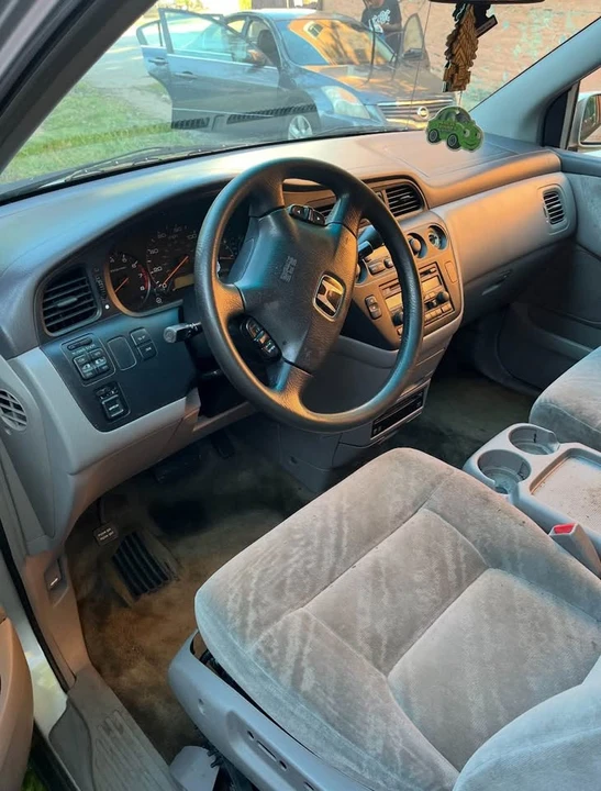 2004 Honda Odyssey - Image 5 of 10