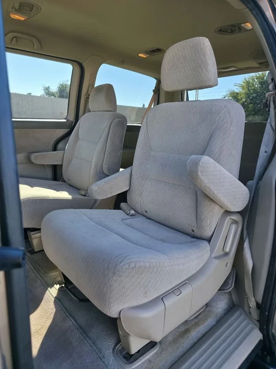 2004 Honda Odyssey - Image 8 of 12